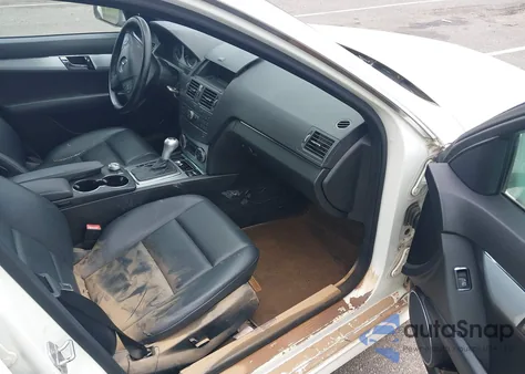 2008 Mercedes-Benz C-Class 3.0L из США, поврежденный, VIN WDDGF81X28F193063